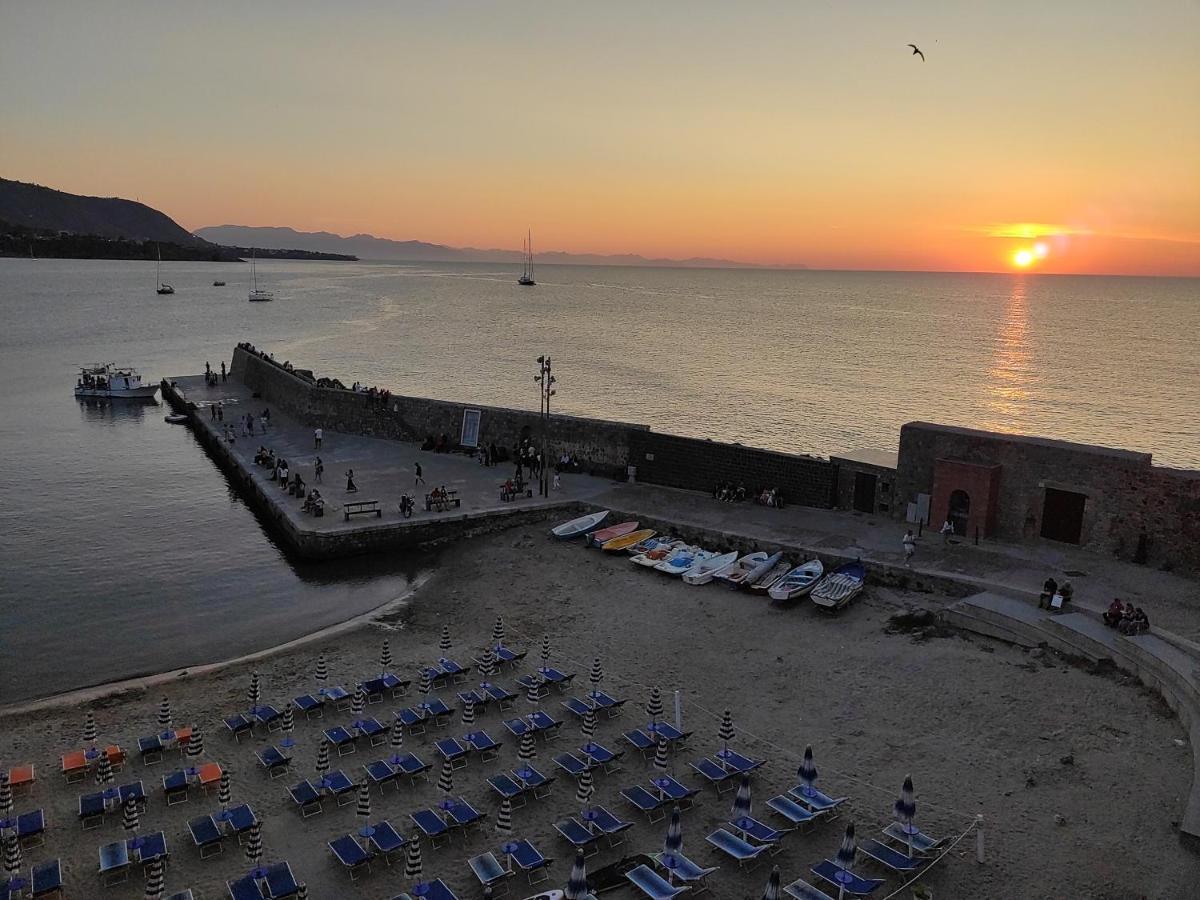Casa Vacanze Tramonto Alla Marina Cefalu Luaran gambar