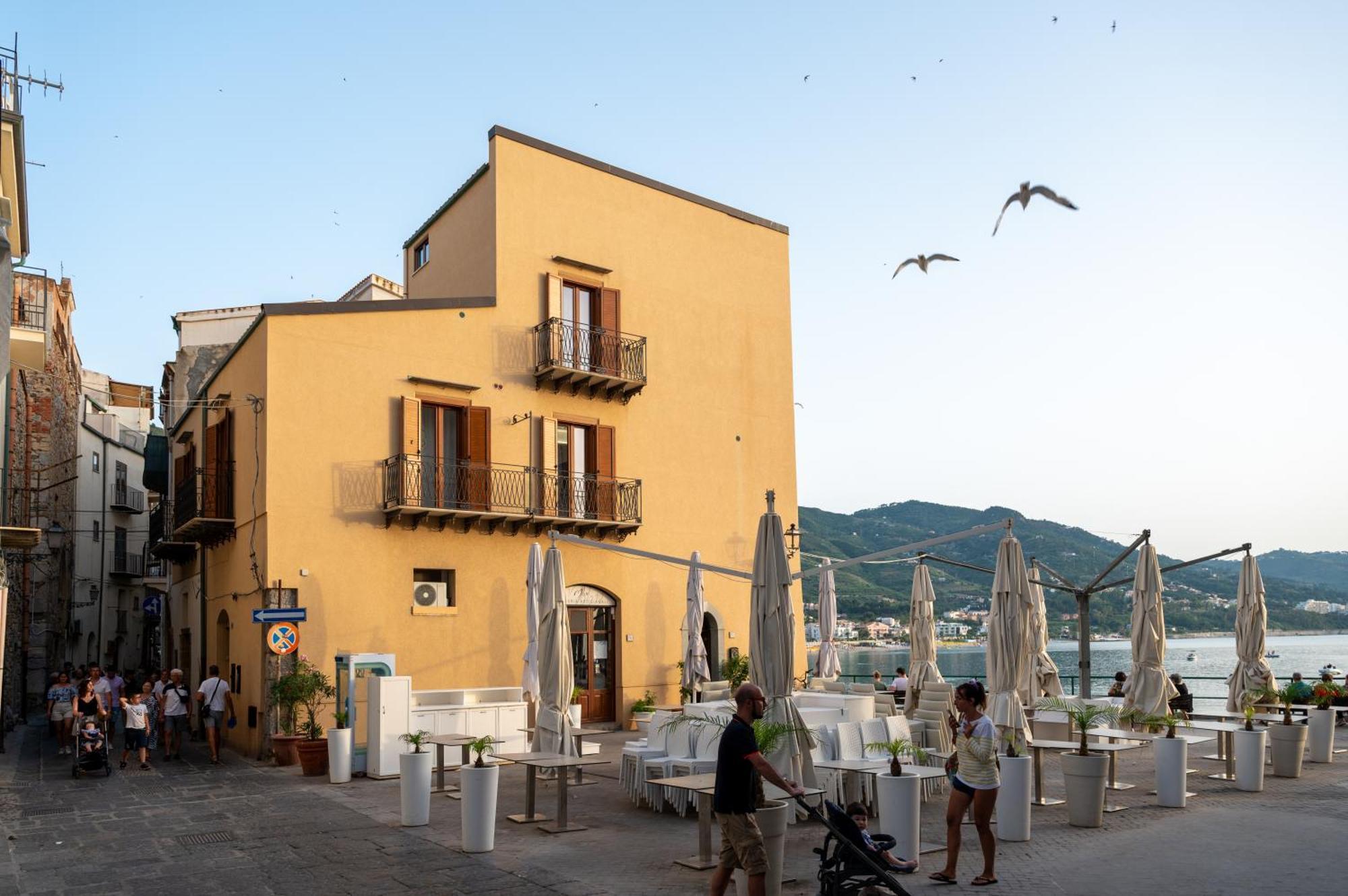 Casa Vacanze Tramonto Alla Marina Cefalu Luaran gambar